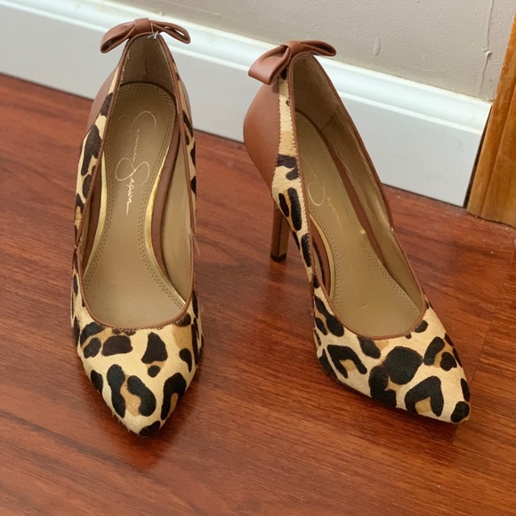 Cheetah patterned pumps - Picture 3 of 4